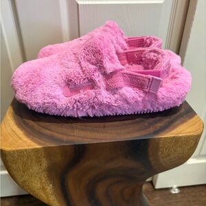 Nike Burrow Faux Fur Hot Pink Slippers w/ Heel Strap